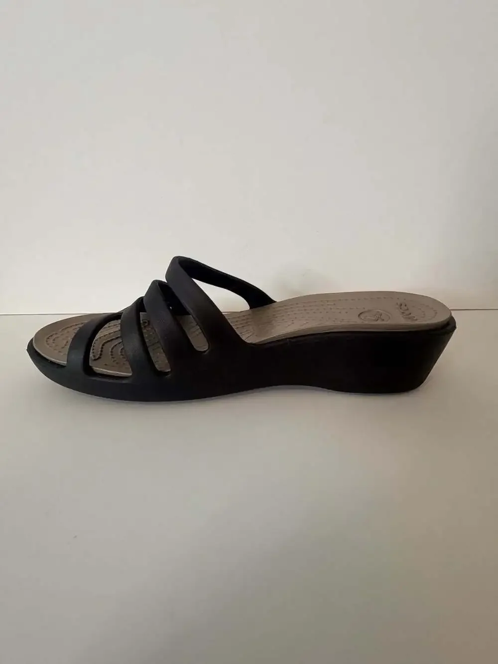 Crocs Rhonda Wedge Strappy Sandals 8